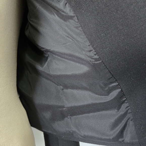 BANANA REPUBLIC Black Cropped Jacket With Asymmetrical Zip And Zipper Details. 2 - Picture 11 of 15